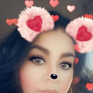 Meet your Posher, Corina